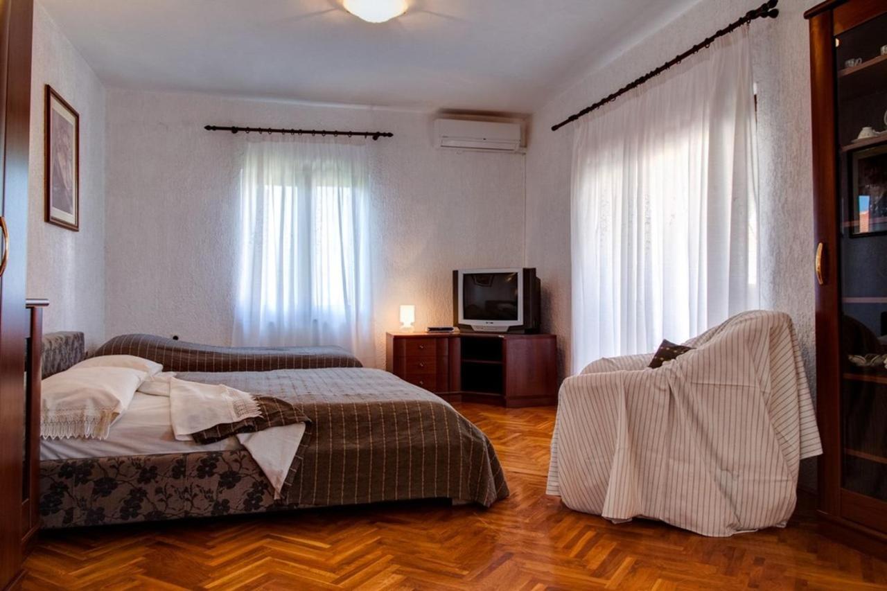 Malinska Apartment 1 Sveti Anton エクステリア 写真
